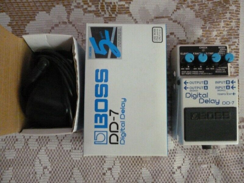 Vendo Pedal delay Boss dd7