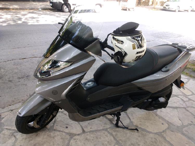 Scooters 250 cc. Benelli 120 klm Titular