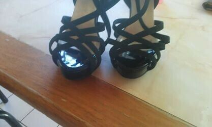 VENDO ZAPATOS NEGROS