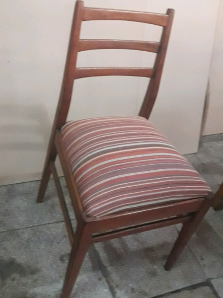 Silla nueva  cada una