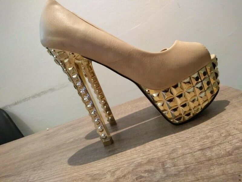 Zapatos Dorados Stiletto