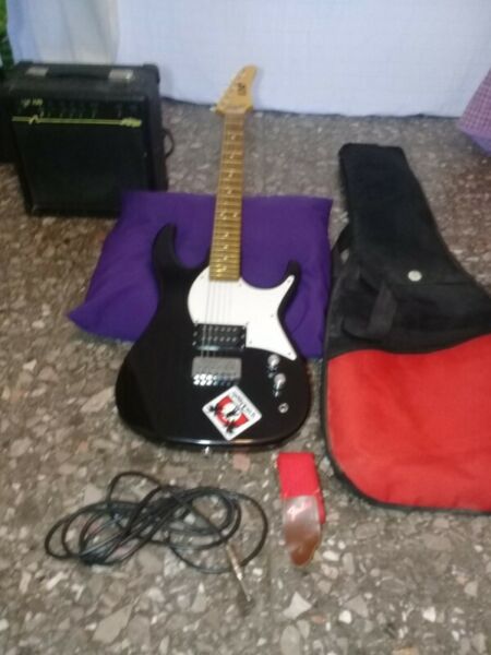 Guitarra Electrica ESP + amplificador