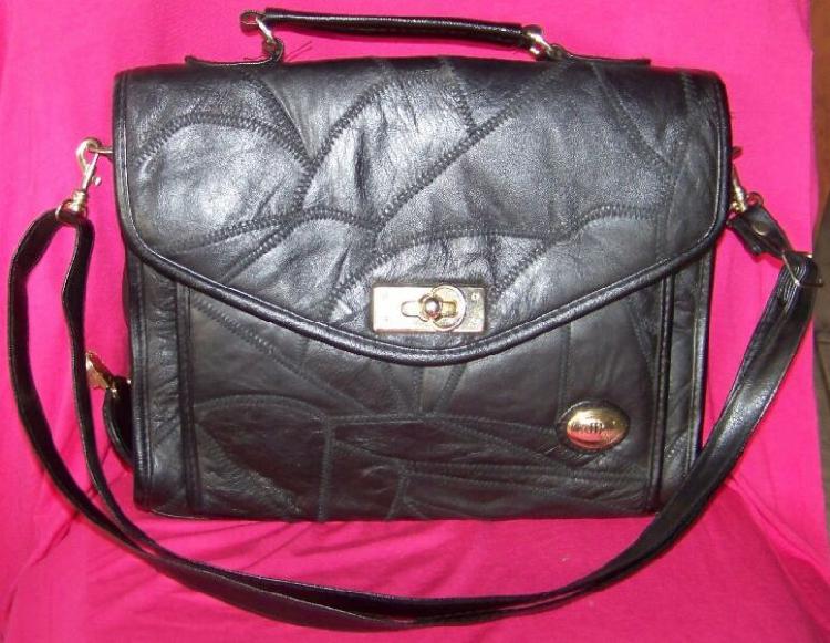 Cartera - Bolso- De Cuero Negro Con Herrajes Dorados Regalos