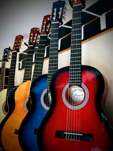 Guitarras criollas nuevas