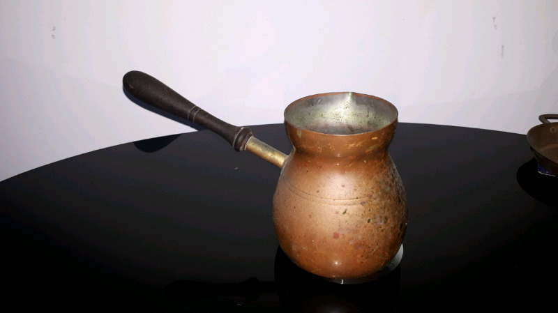 cafetera de cobre de cafe a la turca, decoración