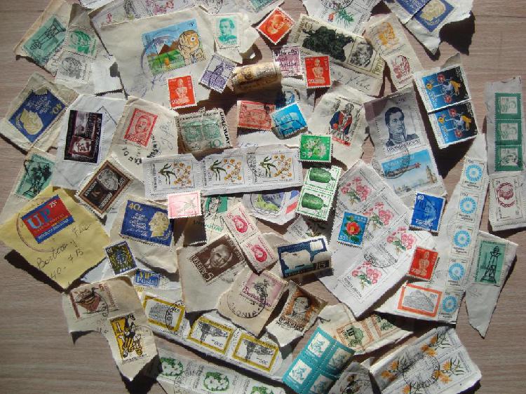 Lote de sellos postales de varios países