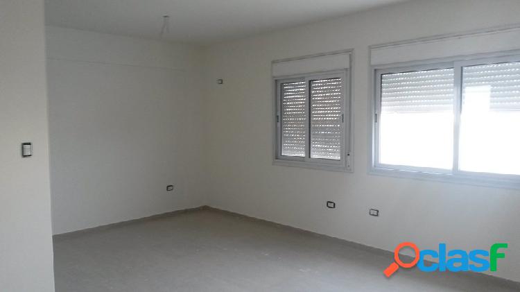 Venta! Depto funcional holdich 42