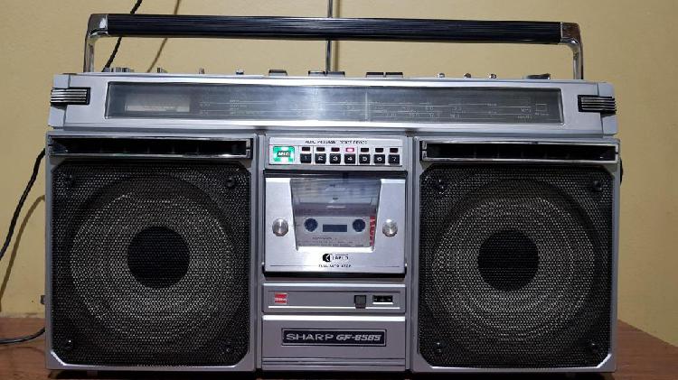 Boombox Sharp 1980 de Coleccion Vintage