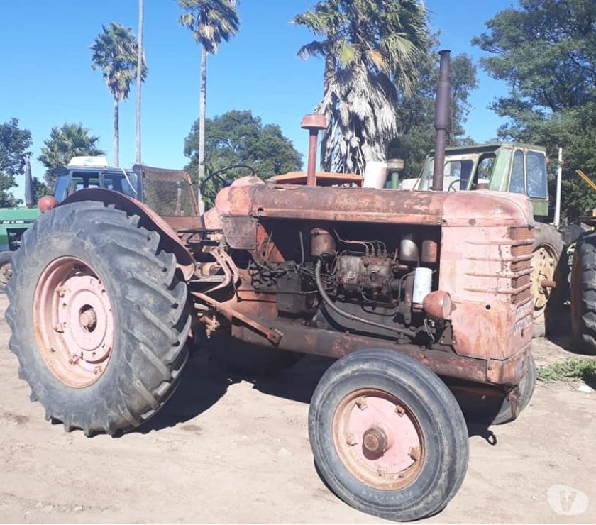 TRACTOR FIAT R 60 CON DIRECCIÓN HIDRÁULICA