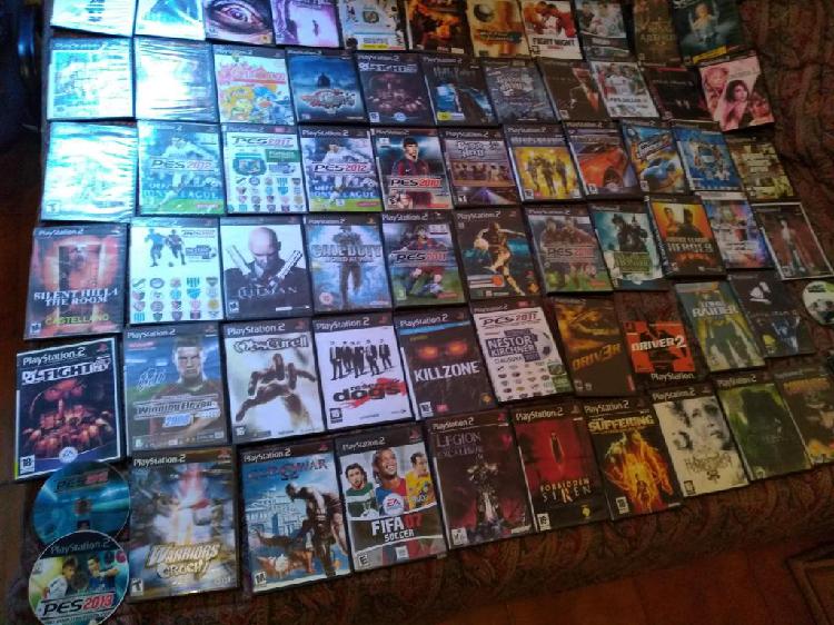 Vendo Lote De Juegos de Play Station 2 de 60