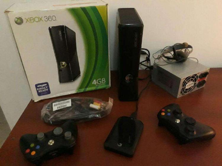 Xbox 360 Slim impecable Con 2 Joyst. 50 Juegos, Disco Ext.