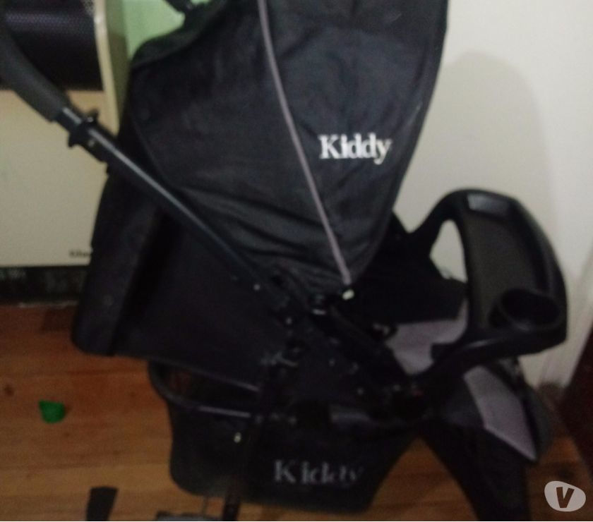 Vendo cochecito de bebé marca kiddy