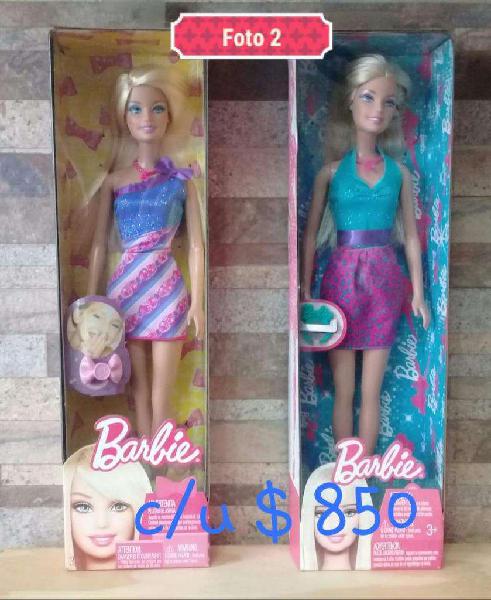 vendo muñecas Barbie nuevas en caja original.