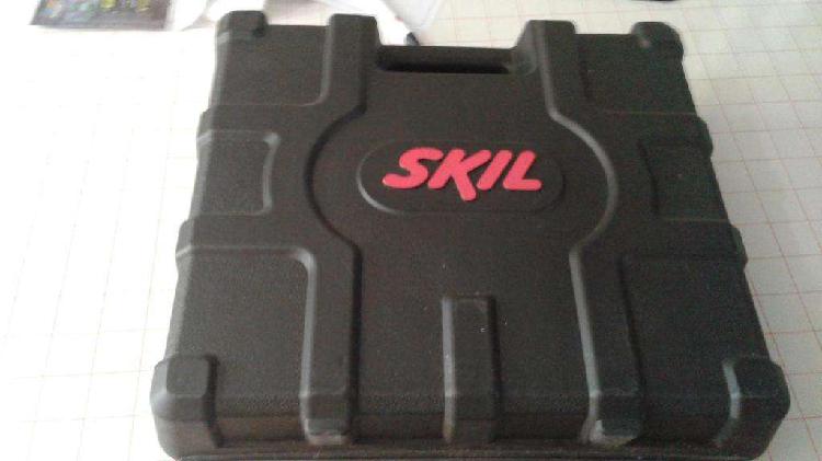 TALADRO SKILL CON ACCESORIOS