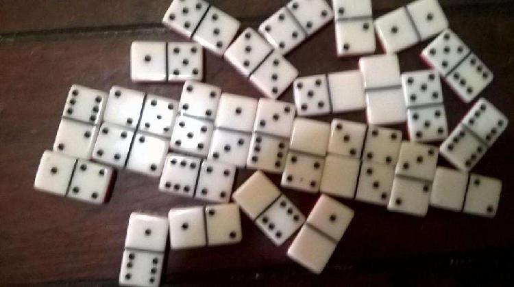 juego de domino miniatura