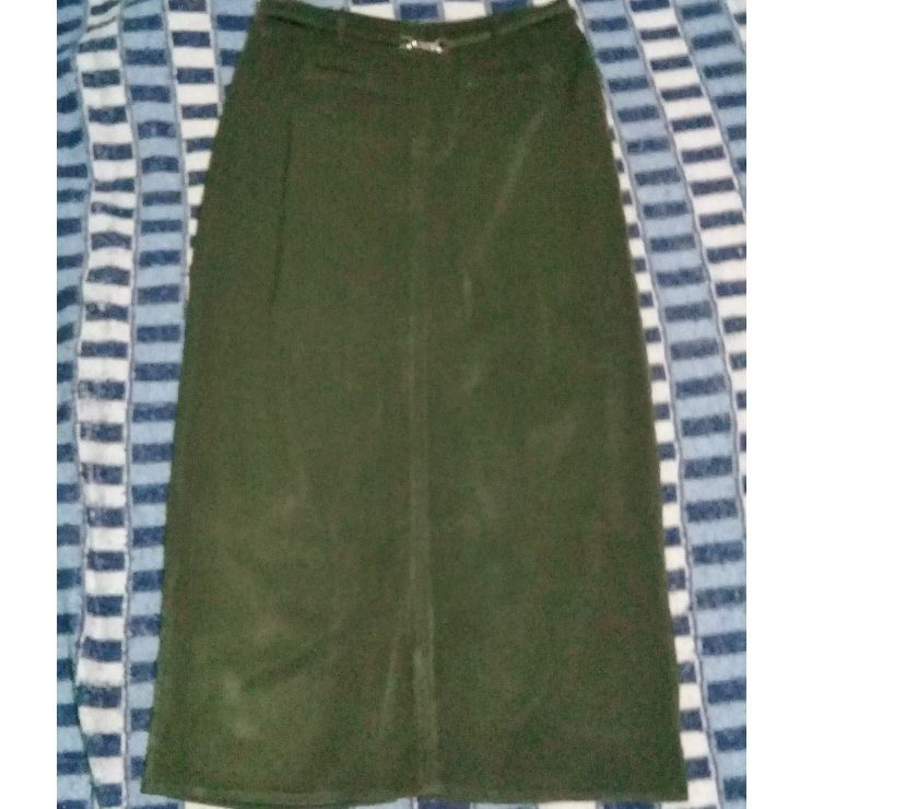 Pollera verde musgo