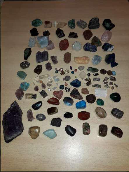 Colección muy diversa de minerales. ~ 100 ejemplares.
