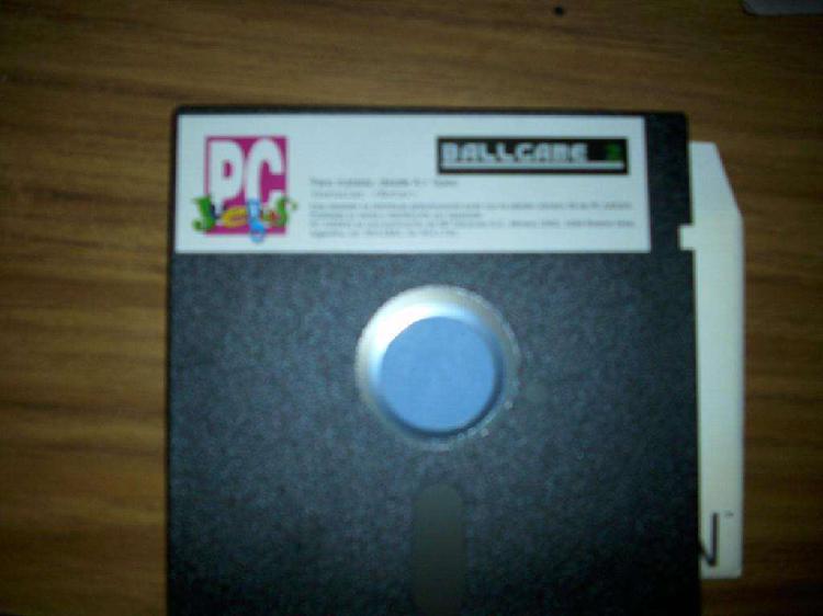 vendo antiguo juego en disket de 5,25 funcionando provados