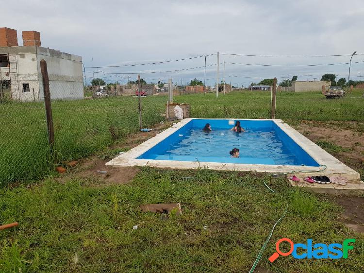 VENTA DE LOTE EN LOS TRONCALES DEL SUR. CUENTA CON PILETA.