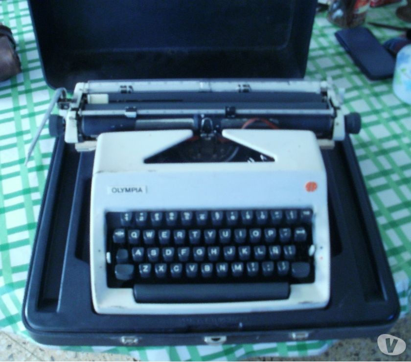 Maquina de escribir Olympia portatil