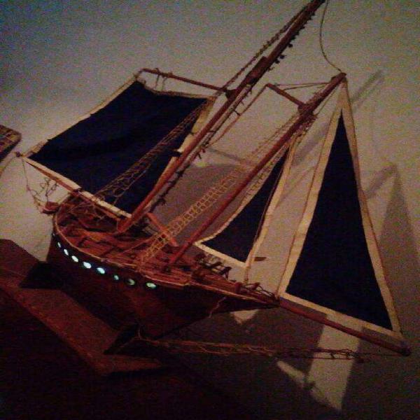 Excelente Barco Antiguo con Luz