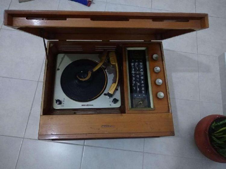 Tocadiscos antiguo RCA Victor