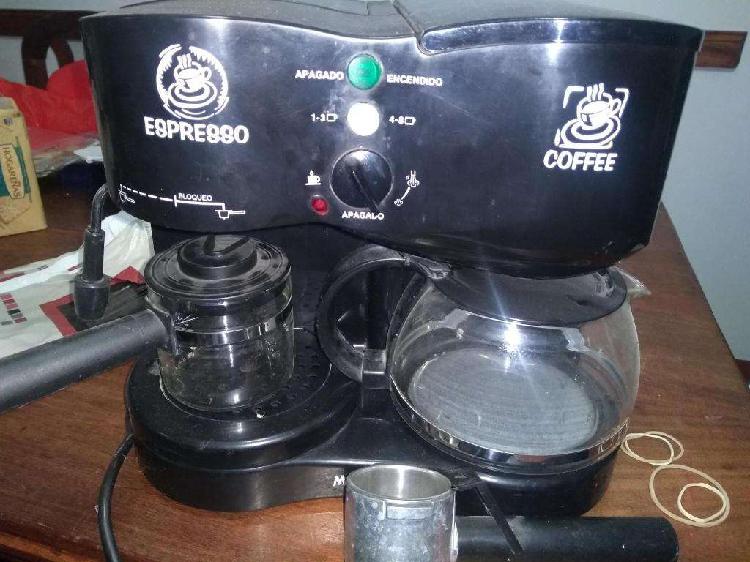 Cafetera filtro expresso y espumador de leche