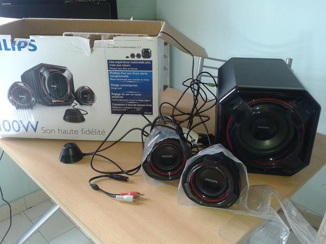 Multimedia speaker 2.1 Philips