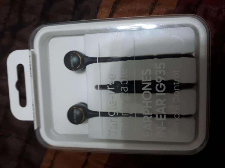 VENDO AURICULARES SAMSUNG TAGLE-FREE FABRIC CABLE EARPHONES