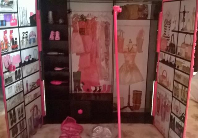 Barbie Fashionista Closet