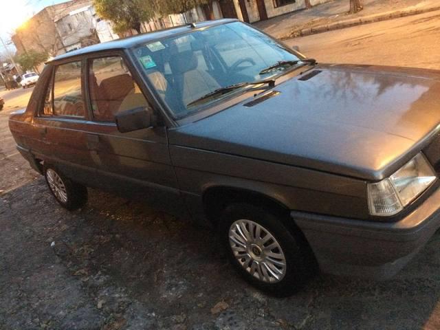 RENAULT 9 95 GNC GRANDE EXCELENTE ESTADO TITULAR PERMUTAR