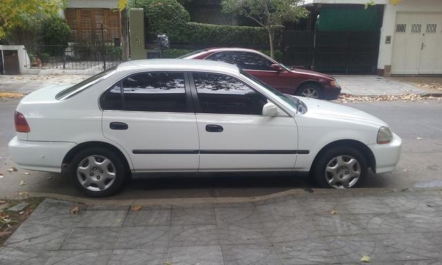 VENDO HONDA CIVIC LX 1,6 MOD. 1998 TITULAR TODO AL DIA