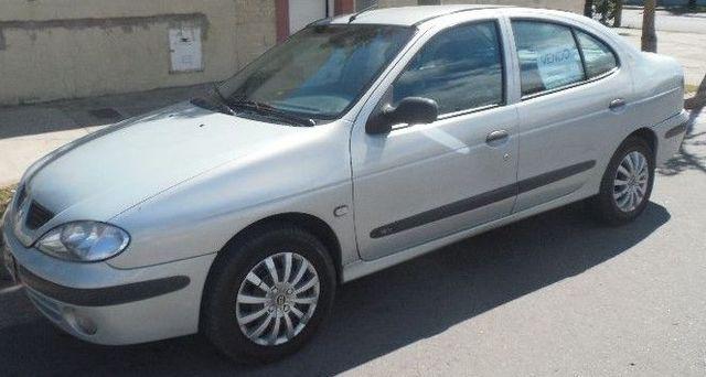 VENDO RENAULT MEGANE 2006, 1.6, CON GNC. EXCELENTE ESTADO