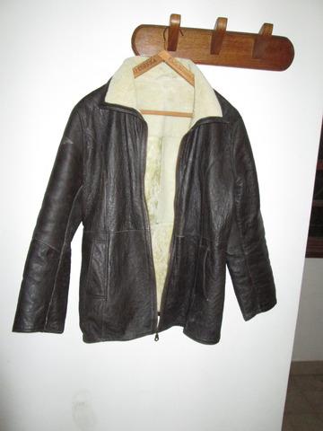 Vendo campera de cuero marrón forrada con piel de corderito