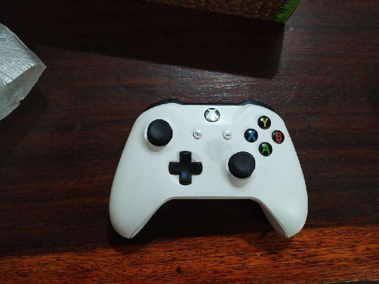 Xbox One S en Excelente Estado