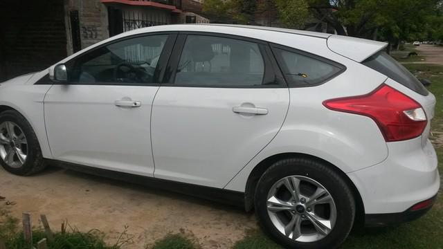 vendo ford focus s1.6 2015 permuto - valor!!