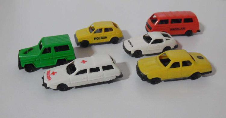 Autos Miniatura De Plástico Pevi Y Otros.