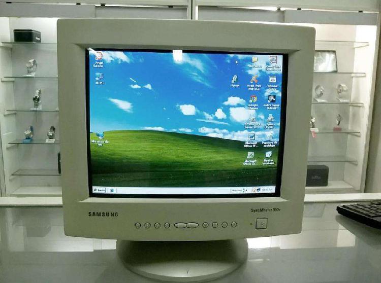 Monitor color Samsung SyncMaster 550v, 15 pulgadas, en
