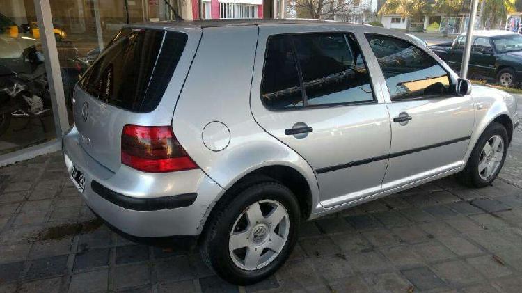 Volkswagen Golf 1.6. Mod 2005. 1 Titular