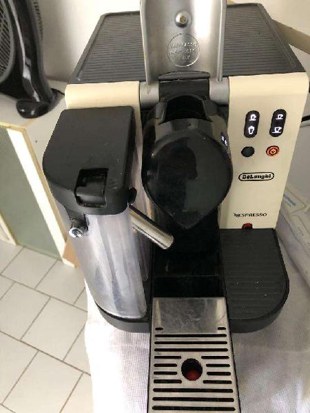 Urgente!!! Cafetera Nespresso DeLonghi Lattisima capsulas