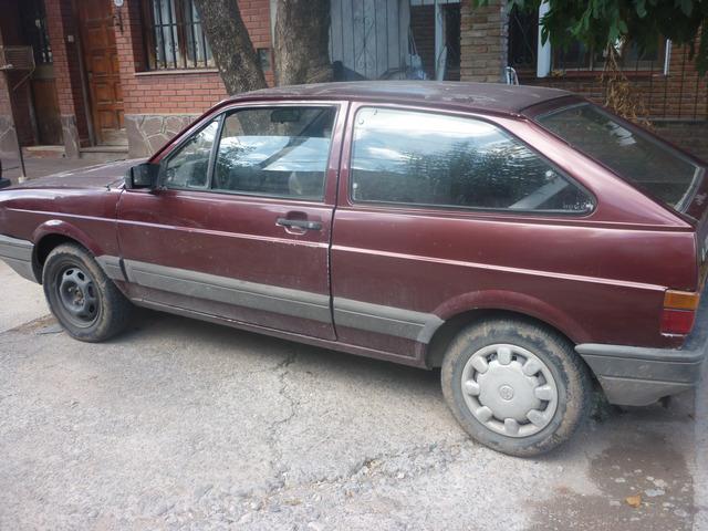 VW GOL SEDAN 3 PTAS MOD 93 DEUDA $6.000 PIDO $40.000 ESCUCHO