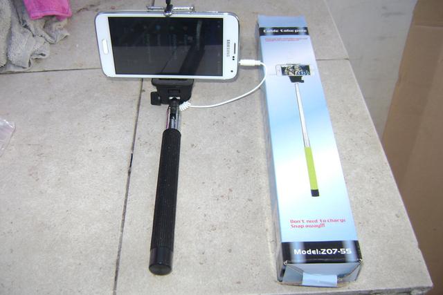 Monopod Selfies Con Cable Nuevos