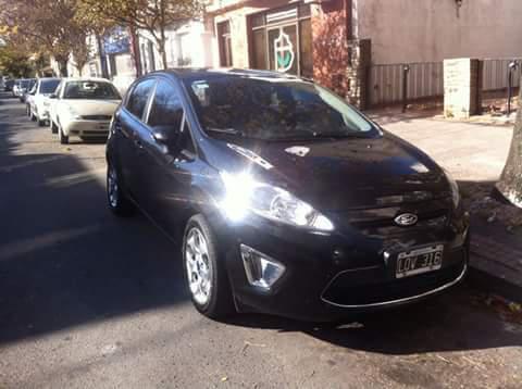 VENDO FORD FIESTA KINETICK TITANIUM MOD 2012