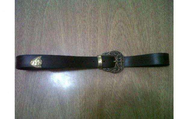 cinturon de cuero con hebilla de bronce NUEVO