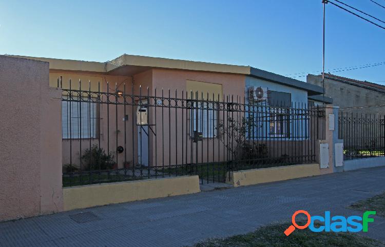 Casa en venta - zelarrayan 2600