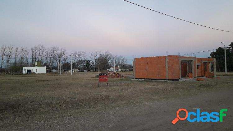 Se vende amplio terreno baldio