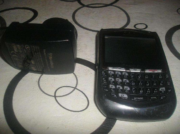 Celular Blackberry Con Cargador, Sin Bateria Ni Tapita De