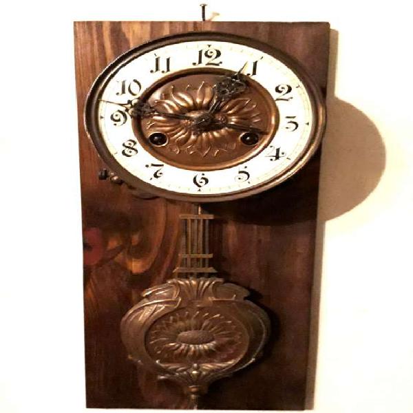 Antiguo reloj alemán con sonería sin caja en Tandil