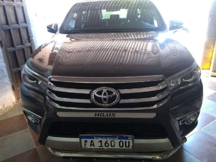 Toyota Hilux Srx Aut Cuero 4x4 2016 Joya