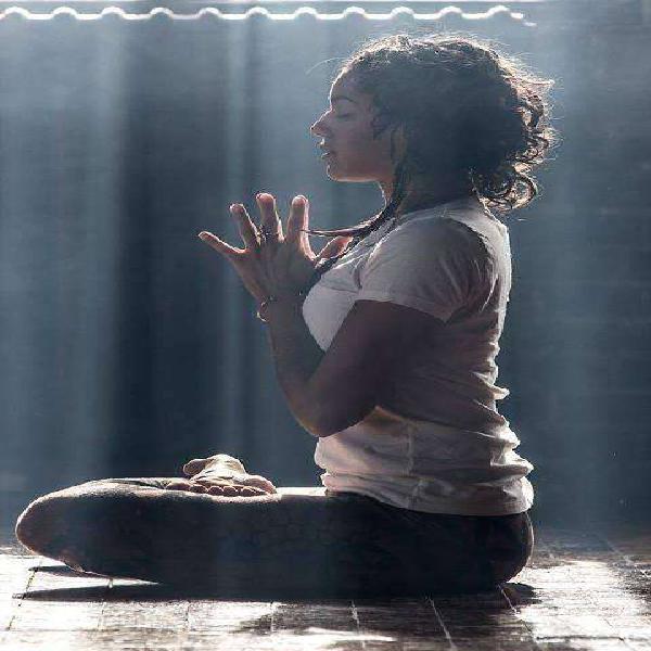 Clases de Yoga Integral /La Plata/Laura Villanueva
